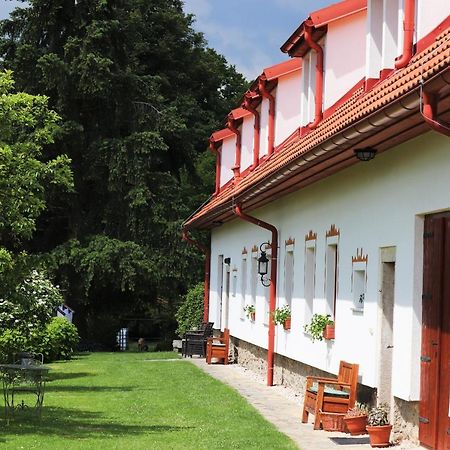 Hotel Hájenka hraběte Buquoye Kaplice Exterior foto